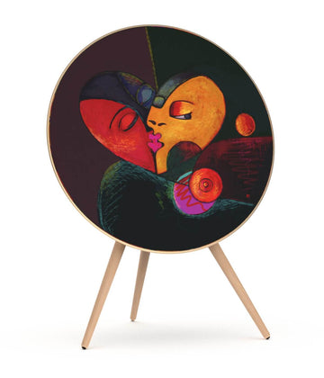 Skiniplay Cover The Kiss by Elizabeth Romhild for bang & Olufsen Beoplay / Beosound A9 sound speaker